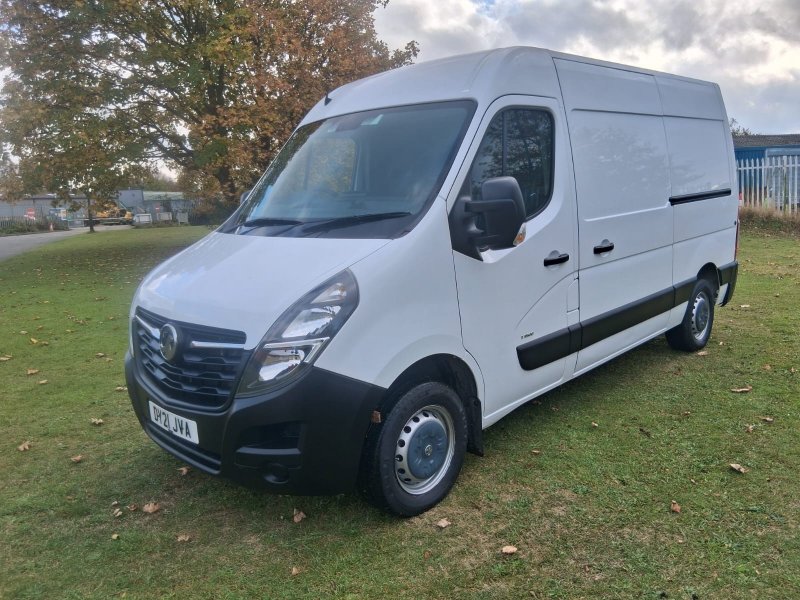 White Vauxhall Movano 2.3 CDTi 3500 BiTurbo Edition Panel Van 5dr L2 H2 Diesel Manual FWD L2 H2 Euro 6 135 ps